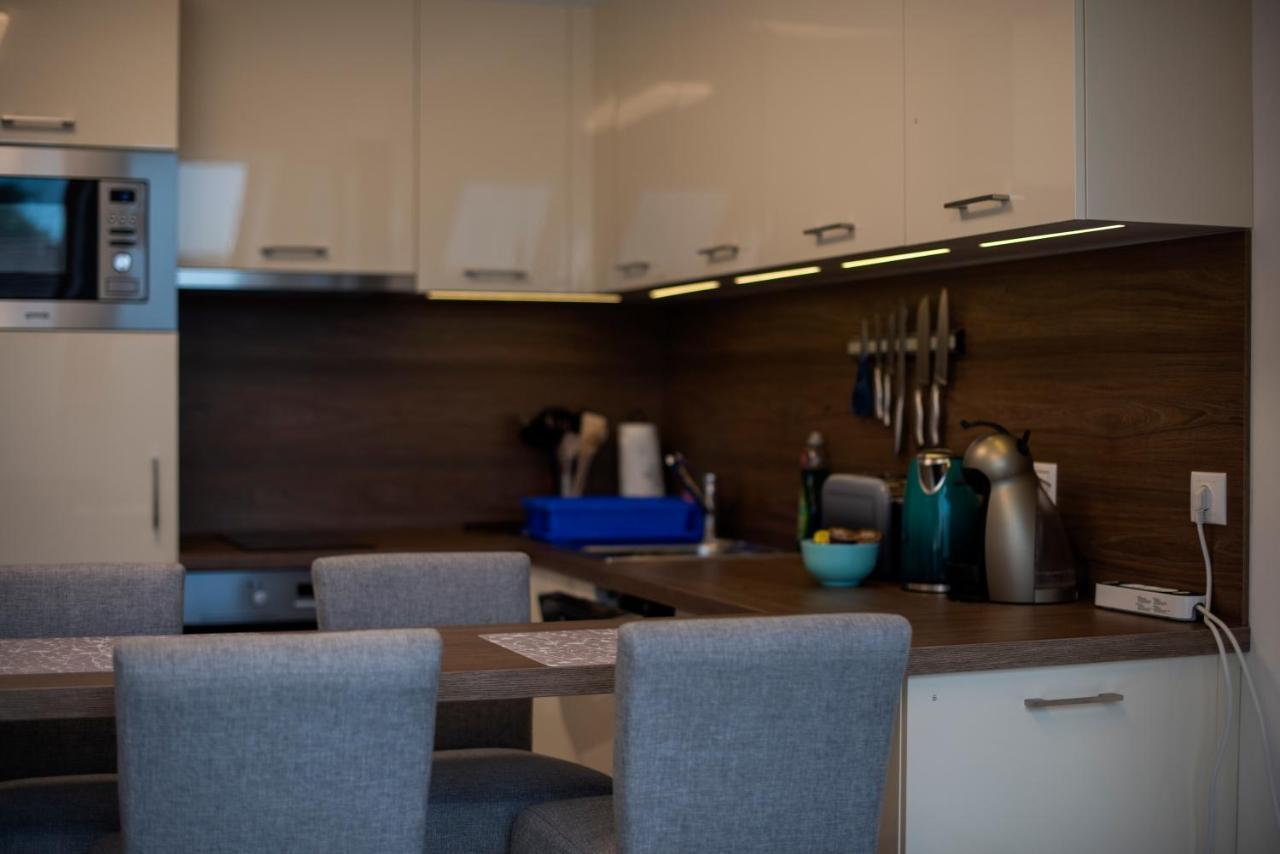 Zsuka Apartman Free Parking Pécs Kültér fotó