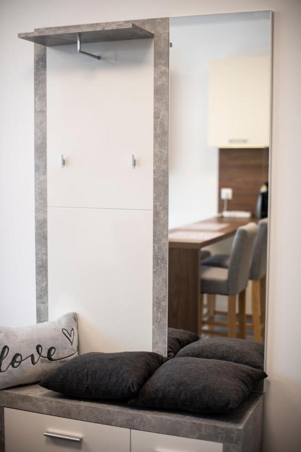 Zsuka Apartman Free Parking Pécs Kültér fotó