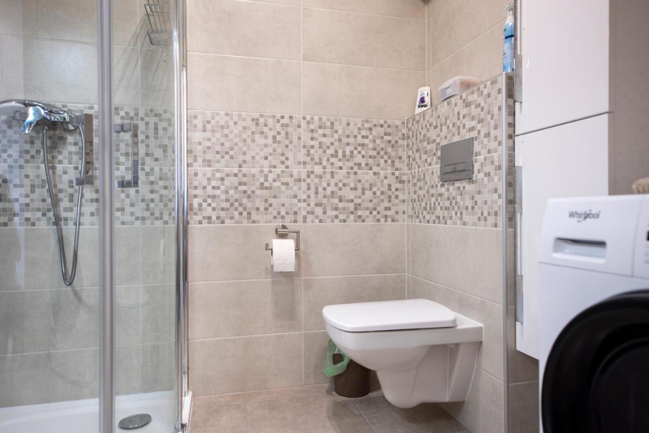 Zsuka Apartman Free Parking Pécs Kültér fotó